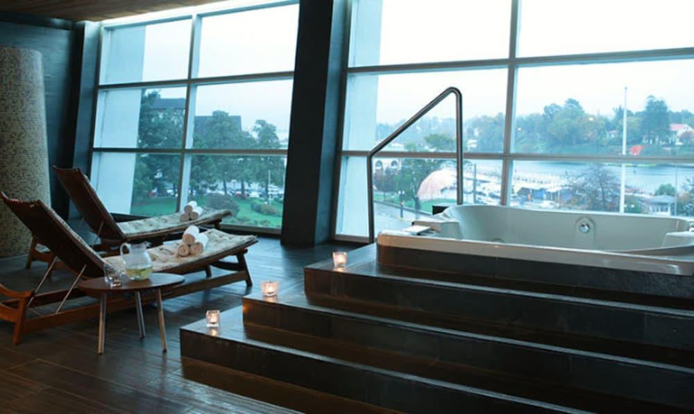 Hotel Dreams Valdivia Exteriör bild The spa at the InterContinental Sanctuary Cove Resort